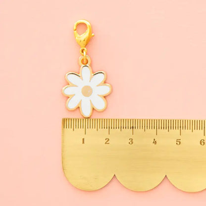 Daisy Zipper Charm