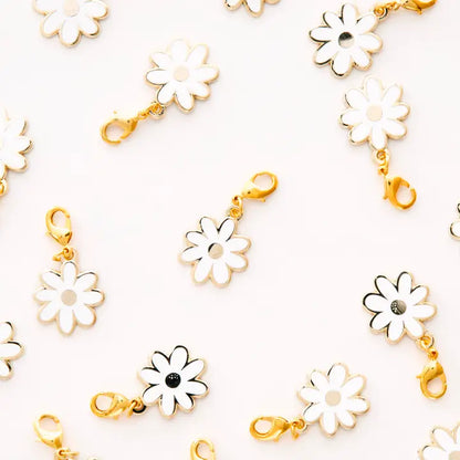 Daisy Zipper Charm